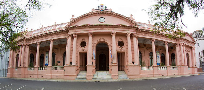 800px-casa_de_gobieno_de_corrientes_-_fachada_calle_salta