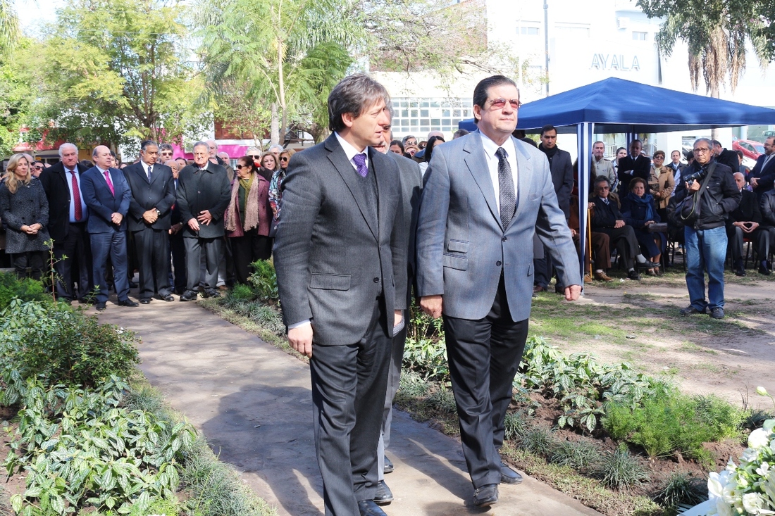 Acto_homenaje_piragine_niveyro_1