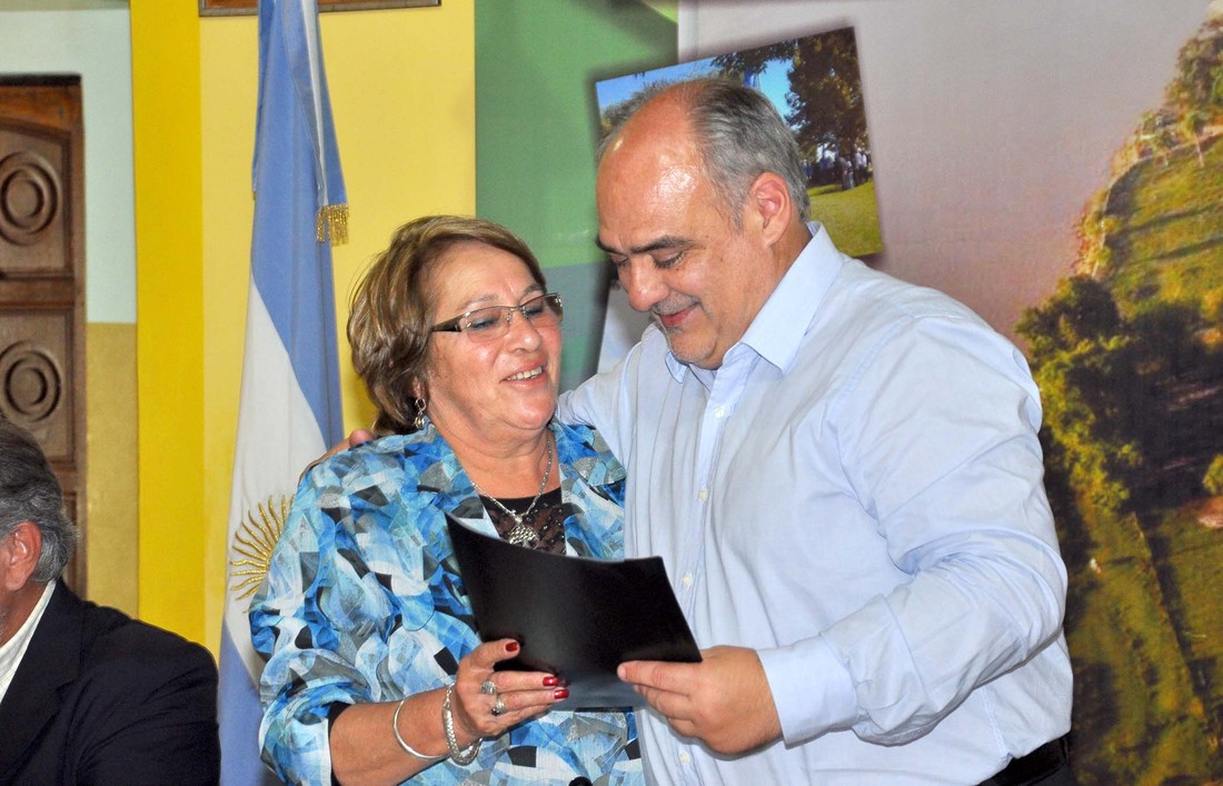 Colombi_en_lavalle_-_firma_de_convenio_(1)