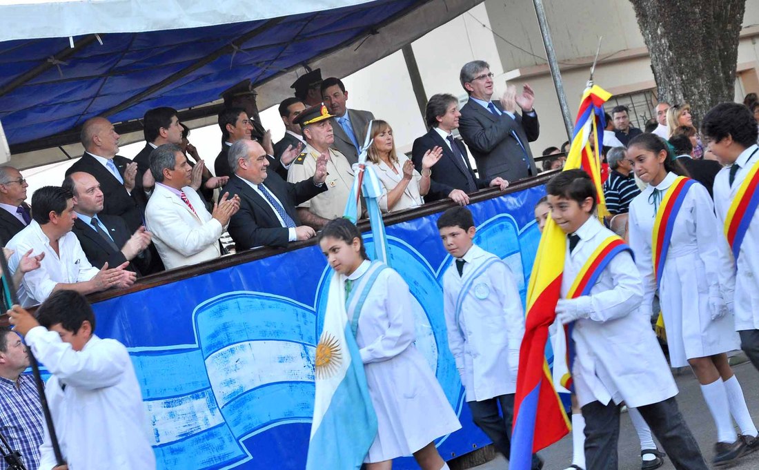 Aniversario_curuz%c3%ba_cuati%c3%a1_(1)