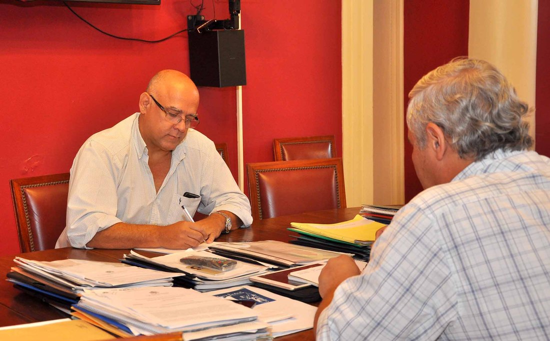 Reuni%c3%b3n_vignolo_-_ri%c3%b3s_en_municipalidad_de_corrientes_(2)