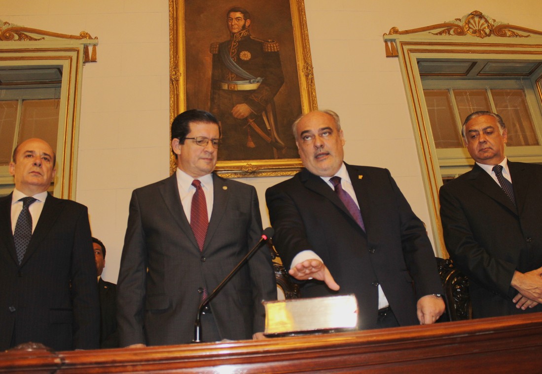 Jura_gobernador2
