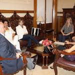Gobernador_con_senadores_006_1_