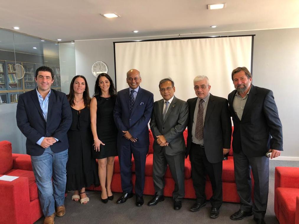 Reuni%c3%b3n_embajador