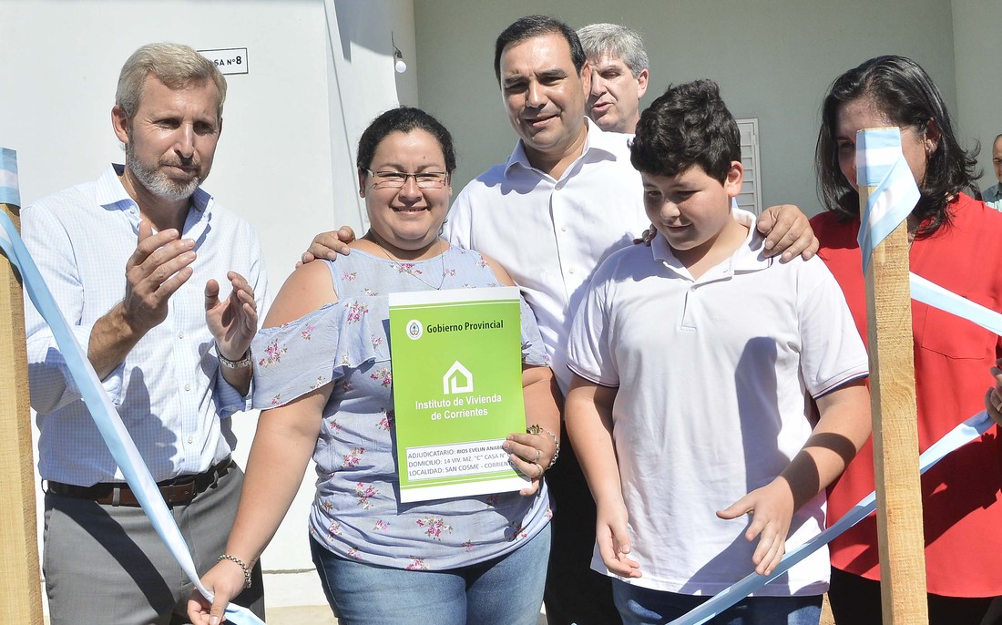 Entrega_de_viendas_en_san_cosme